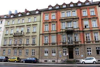 Im Sankt Raphaelsheim am Haugerring 9 in Würzburg finden wohnungslose Frauen seit Anfang 2022 nicht nur ein Dach über dem Kopf, sondern auch intensive Unterstützung.