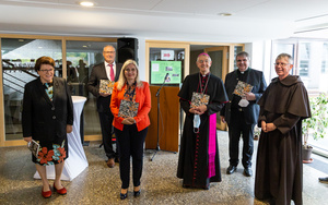 Am 4. Oktober feierte das Theresianum in Bamberg sein 75-jähriges Bestehen. Seit 2018 befindet sich das Spätberufenengymnasium und Kolleg in Trägerschaft der Caritas-Schulen gGmbH.