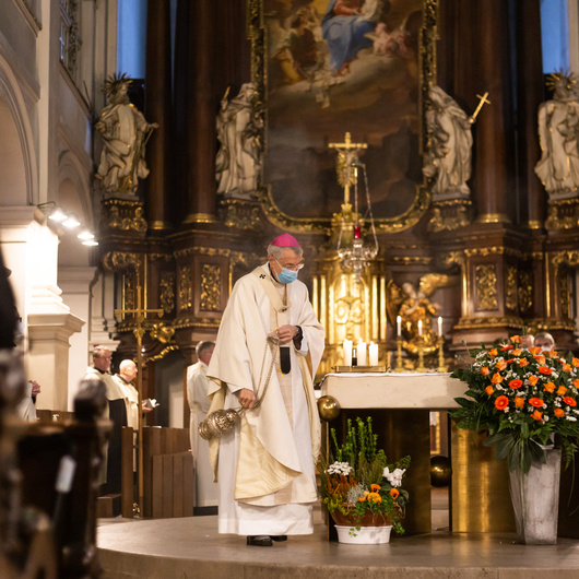 Am 4. Oktober feierte das Theresianum in Bamberg sein 75-jähriges Bestehen. Seit 2018 befindet sich das Spätberufenengymnasium und Kolleg in Trägerschaft der Caritas-Schulen gGmbH.